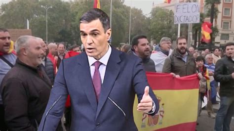 Spanish leader Pedro Sánchez wins vital lifeline from Catalan separatists